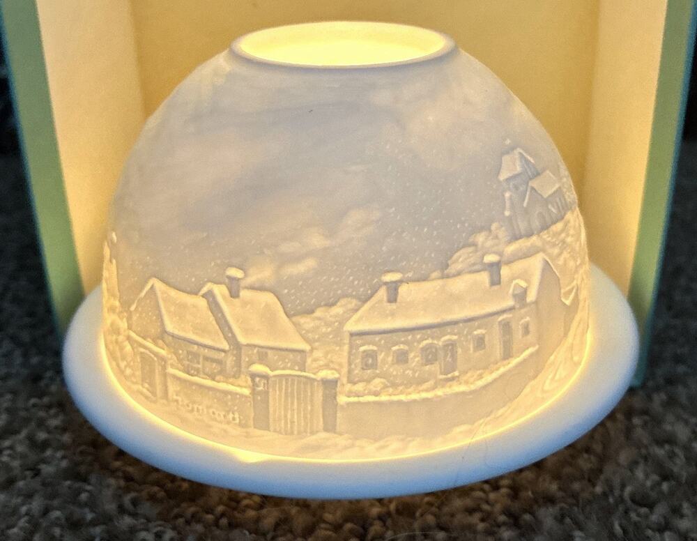 Bernardaud Limoges Lithophane Votive Village Sous La Neige Snow Scene France Box